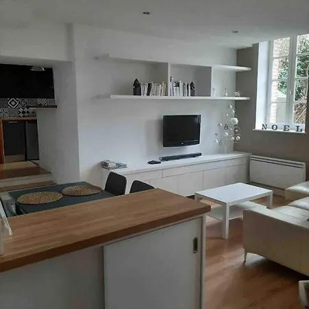 Terrasse Privée, Calme Et Confort à